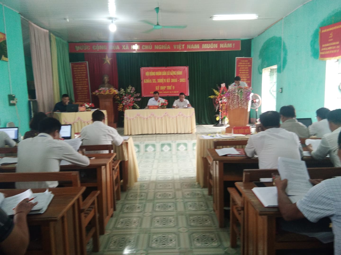 Hội đồng nhân dân xã Bằng Hành tổ chức kỳ họp thứ chín, khóa XX, nhiệm kỳ 2016 - 2021.